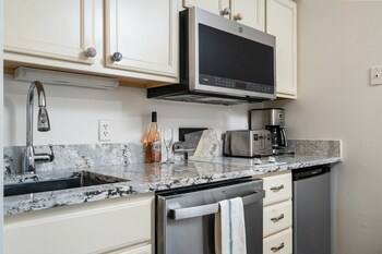 the shores lake view condo unit 5681