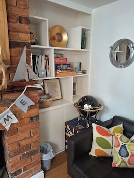 Impeccable 3 Bed 2 Bath Central Cowes Cottage,,3 star