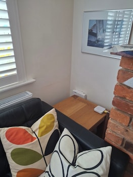 Impeccable 3 Bed 2 Bath Central Cowes Cottage,,3 star