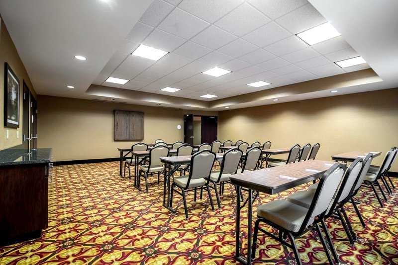 comfort inn and suites