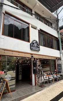 Quechuas House Hostal & Coffee,,2 star