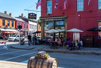 heart of mainstrasse suites