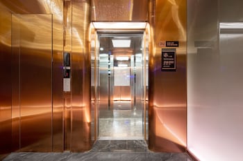 Echarm Plus International Hotel Zhujiang New Town Wuyangcun Metro Station - Free Deliver Service To Canton Fair Complex During Canton Fair Period,,4 star