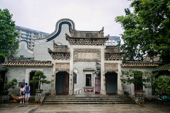 echarm plus international hotel zhujiang new town wuyangcun metro station free deliver service to canton fair complex during canton fair period