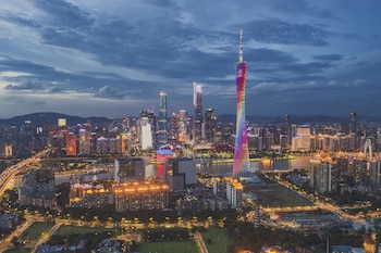 echarm plus international hotel zhujiang new town wuyangcun metro station free deliver service to canton fair complex during canton fair period