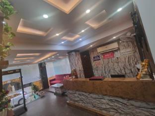 hotel smart inn near igi airport and free airport drop