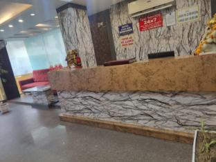 hotel smart inn near igi airport and free airport drop