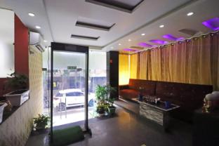 hotel smart inn near igi airport and free airport drop