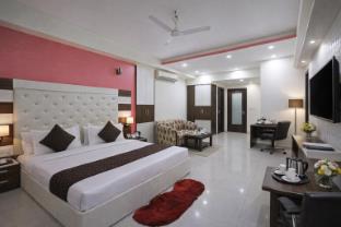 hotel smart inn near igi airport and free airport drop