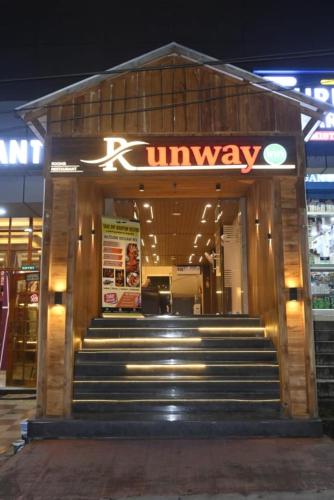 hotel runway inn
