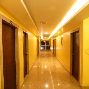 hotel runway inn
