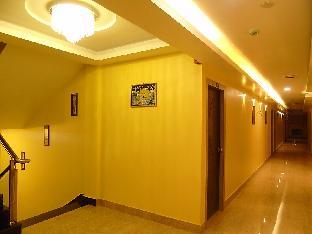 hotel runway inn