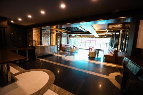homansh galaxy hotel