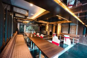 homansh galaxy hotel