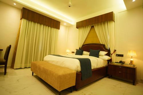 hotel prahlad inn