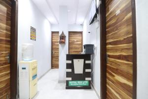 twamev couple friendly rajouri garden by the arrow