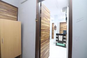 twamev couple friendly rajouri garden by the arrow