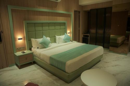 zip by spree hotels dwarka