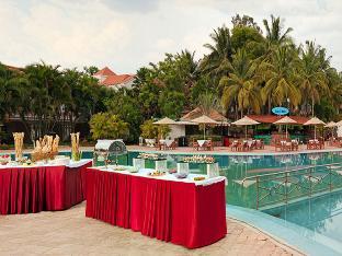 golden palms hotel and spa bangalore