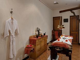 golden palms hotel and spa bangalore