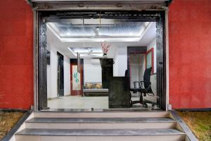 hotel o chinar park near airport