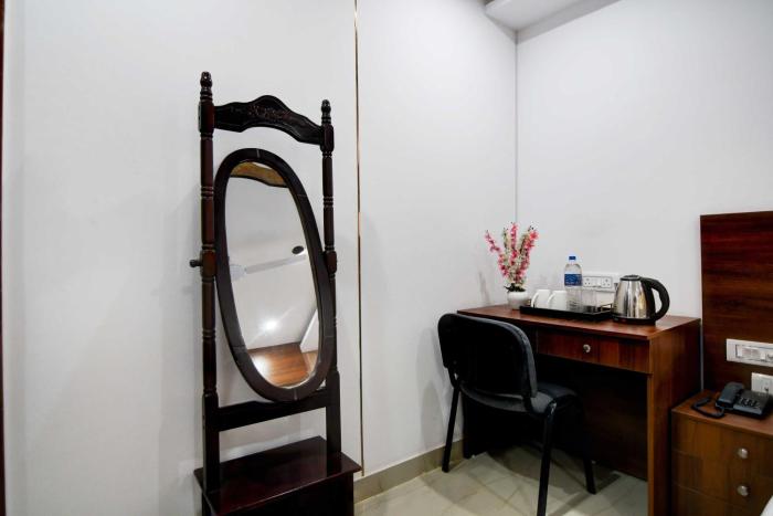 hotel o chinar park near airport