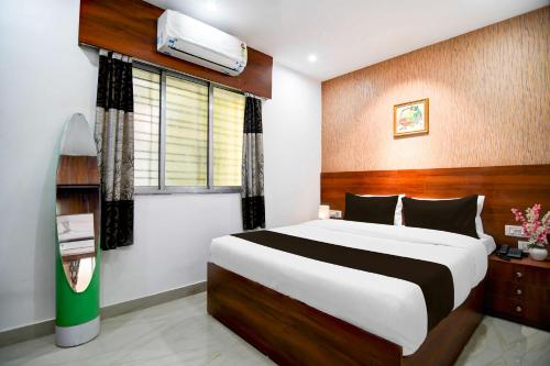 Hotel O Chinar Park Near Airport,Plot No 8/6,New Dindoli,4 star