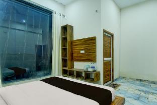 Hotel O By Oyo The Suresh Mahal Resort,Plot No-5   6, Govind Enclave, Saini Marg, Ma Karani Colony, Harnathapura, Jhotwara,4 star