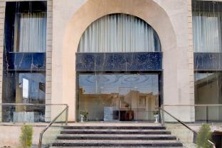 hotel o by oyo the suresh mahal resort