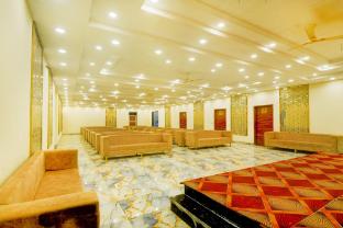 hotel o by oyo the suresh mahal resort