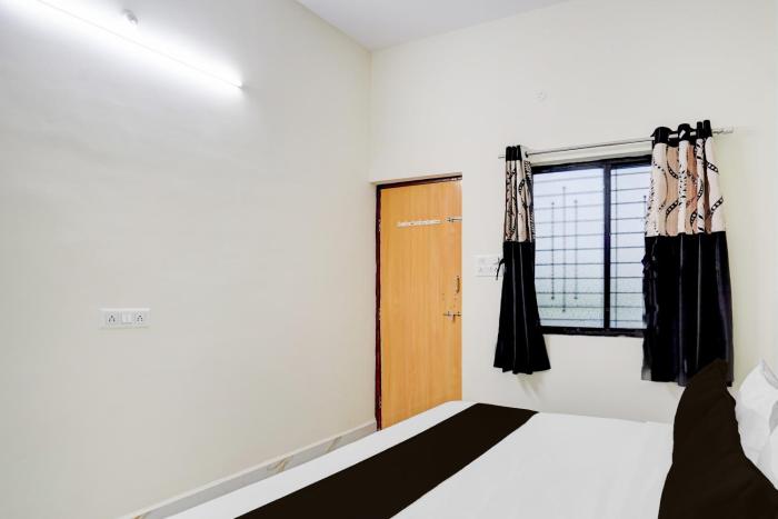 spot on hotel royal inn babupet railroad station