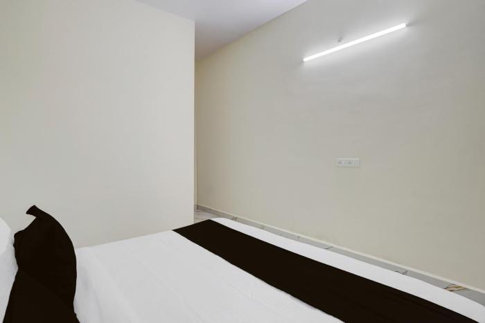 spot on hotel royal inn babupet railroad station