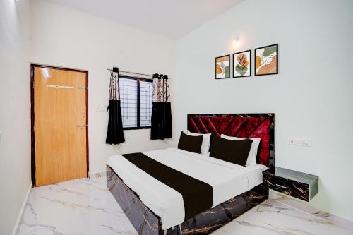 Spot On Hotel Royal Inn Babupet Railroad Station,,3 star