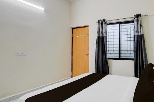 spot on hotel royal inn babupet railroad station