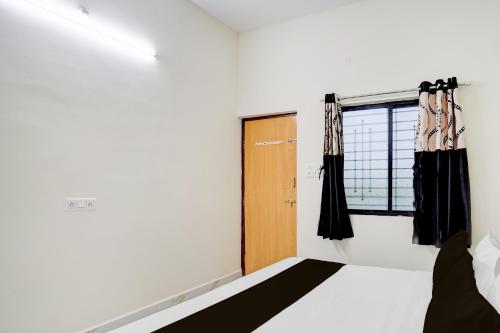 Spot On Hotel Royal Inn Babupet Railroad Station,,3 star