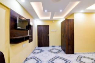 the crown inn madhyamgram