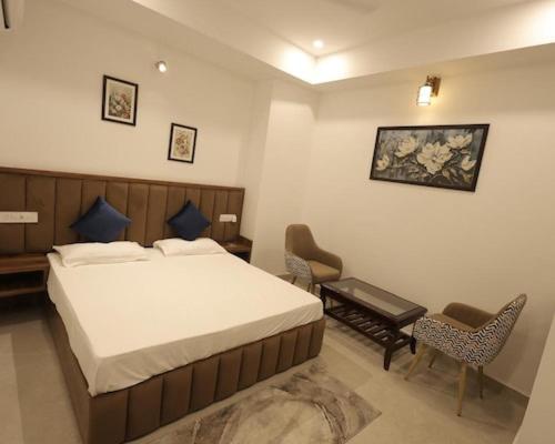 Hotel Rajshree,,3 star