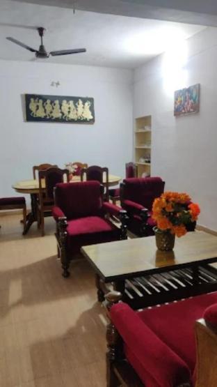 the pine view home stay