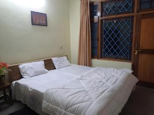 the pine view home stay