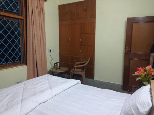 the pine view home stay
