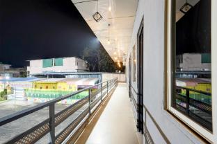 Hotel O The Lotas Gardan,2, Old A B. Road Kshipra,4 star