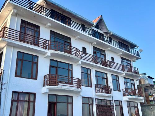 Krishna Himalayan Hotel & Restaurant,,5 star