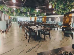 Hotel The Crown Town,,3 star