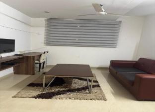 astra hotels and suites electronic city