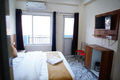 Hotel Chandra ,Balaknath Road,3 star