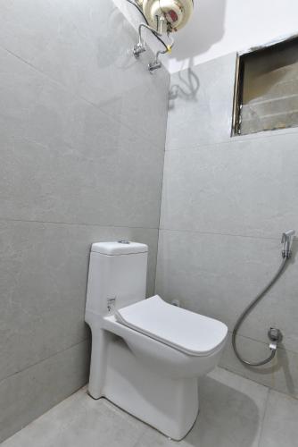 hotel sapphire stay vivek vihar