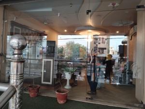 hotel sapphire stay vivek vihar