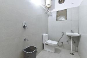 hotel sapphire stay vivek vihar