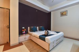hotel sapphire stay vivek vihar