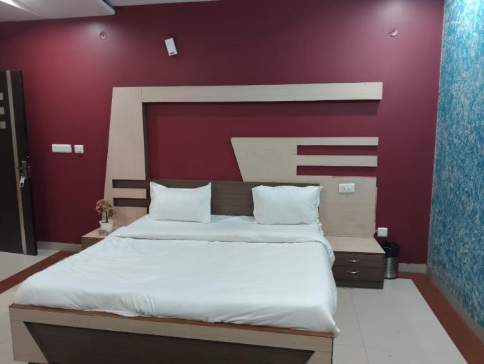 hotel sapphire stay vivek vihar
